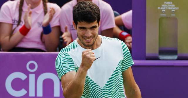 足球比赛中 足球比赛中