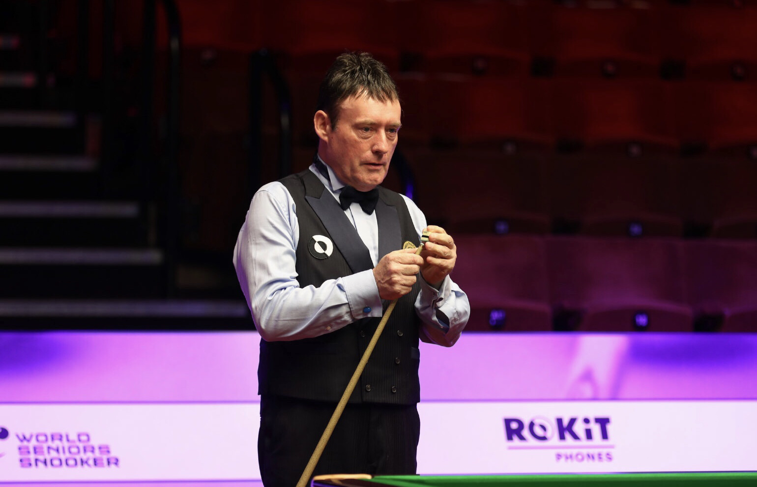 边后卫内收 边后卫内收